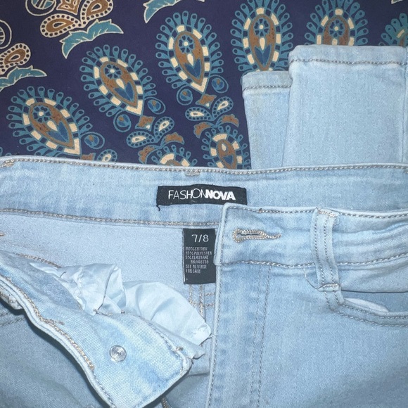 Blue Jeans - Picture 4 of 4